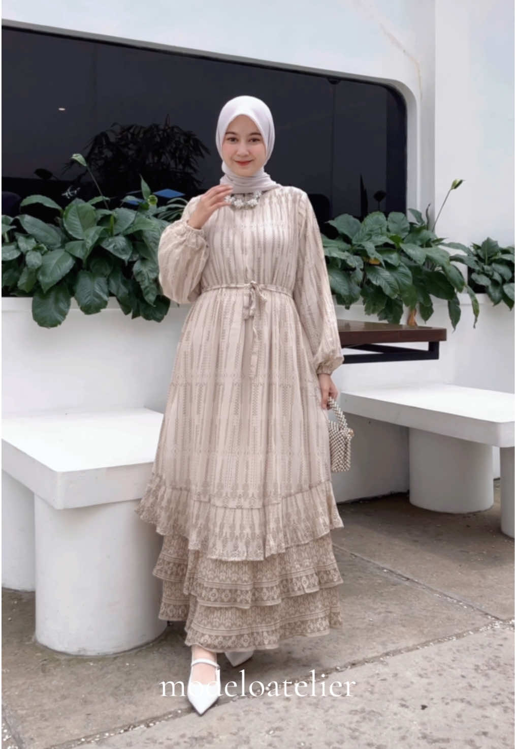 Zoraya maxy set hijab yang super cantik motifnyaa, cusss cekidot ke live dapetin harga lebih miring lagii #lebaran2025 #gamissetouter #gamiskondangan #wibgajian #modeloatelier #gamismurah #rekomendasioutfit #gamislebaran #gamisceruty #gamissethijab #gamissetjilbab 