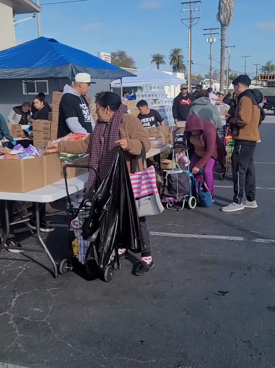 #nonprofitsoftiktok #longbeach #refugeeswelcome #foodbank #freefood #nonprofitorganization #trending 