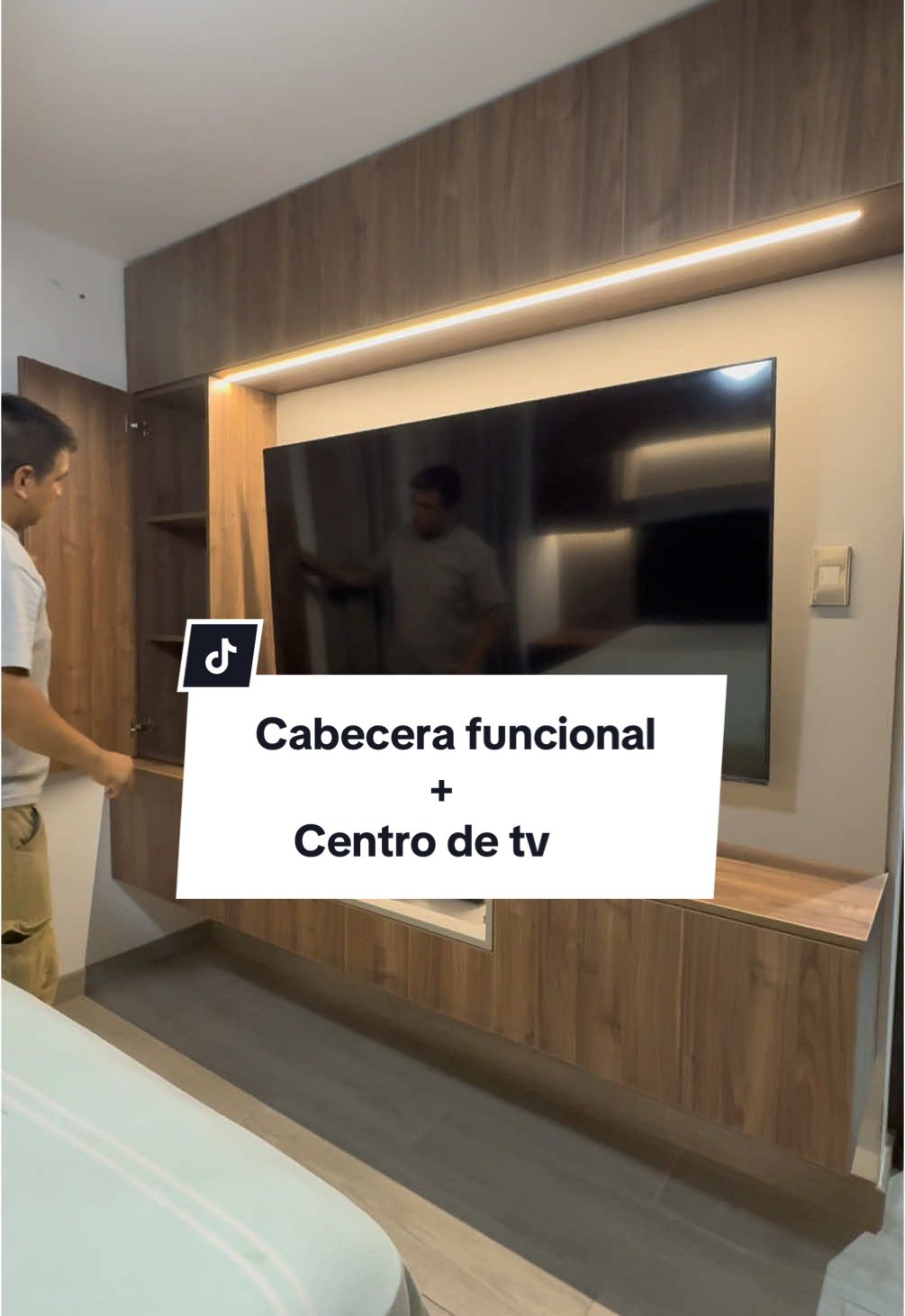 Muebles que te ayudan a optimizar tus espacios  Cabecera funcional + centro de TV ☺️🙌🏻.   #mueblesmodernos #melaminaperu #cabecera #antesydespues #paratii #kendricklamar 