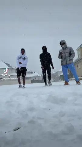 In the ⛄️ #tripout #tripoutboys #makethisviral #blowup #fypシ #fyp 
