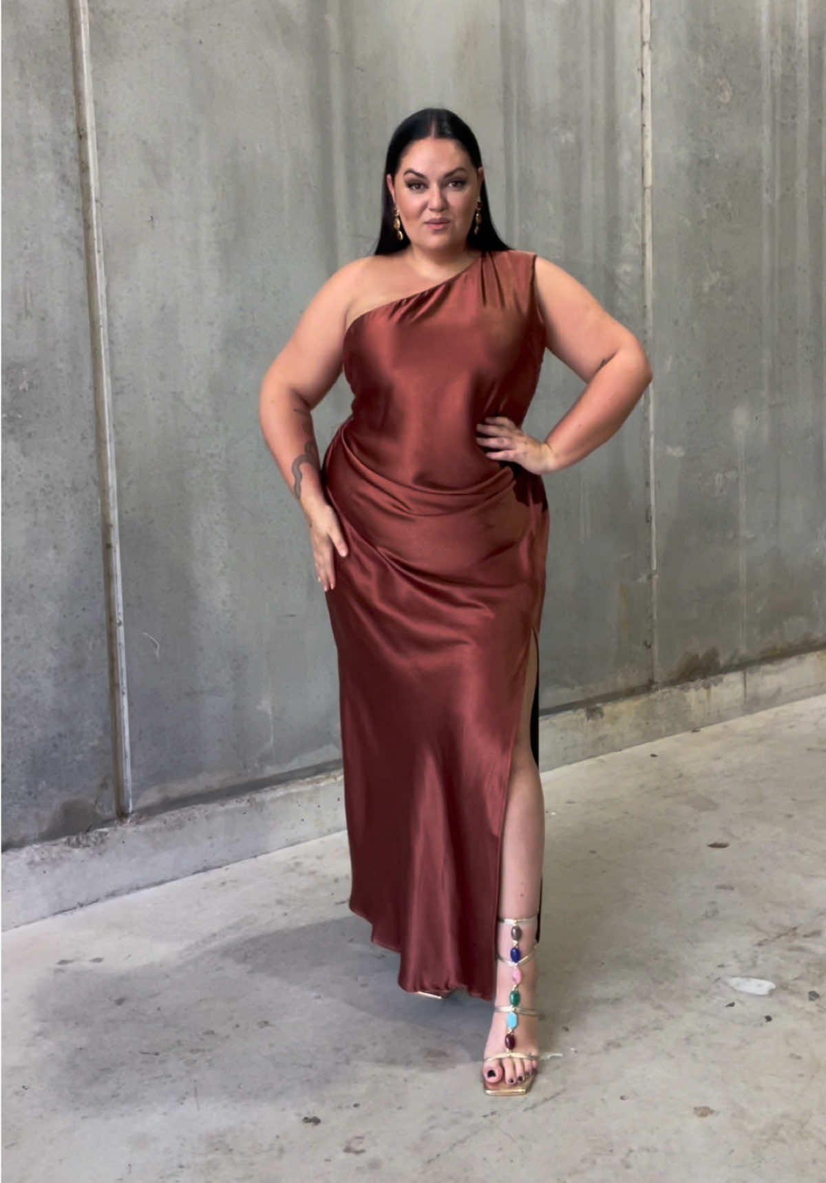 Replying to @Lauren Buckle ok but this colour?! gagged. 🤎 @BILLY J #plussize #plussizefashion #eventwear #plussizeeventwear #weddingguestdress #bridesmaiddress #gifted #fyp 