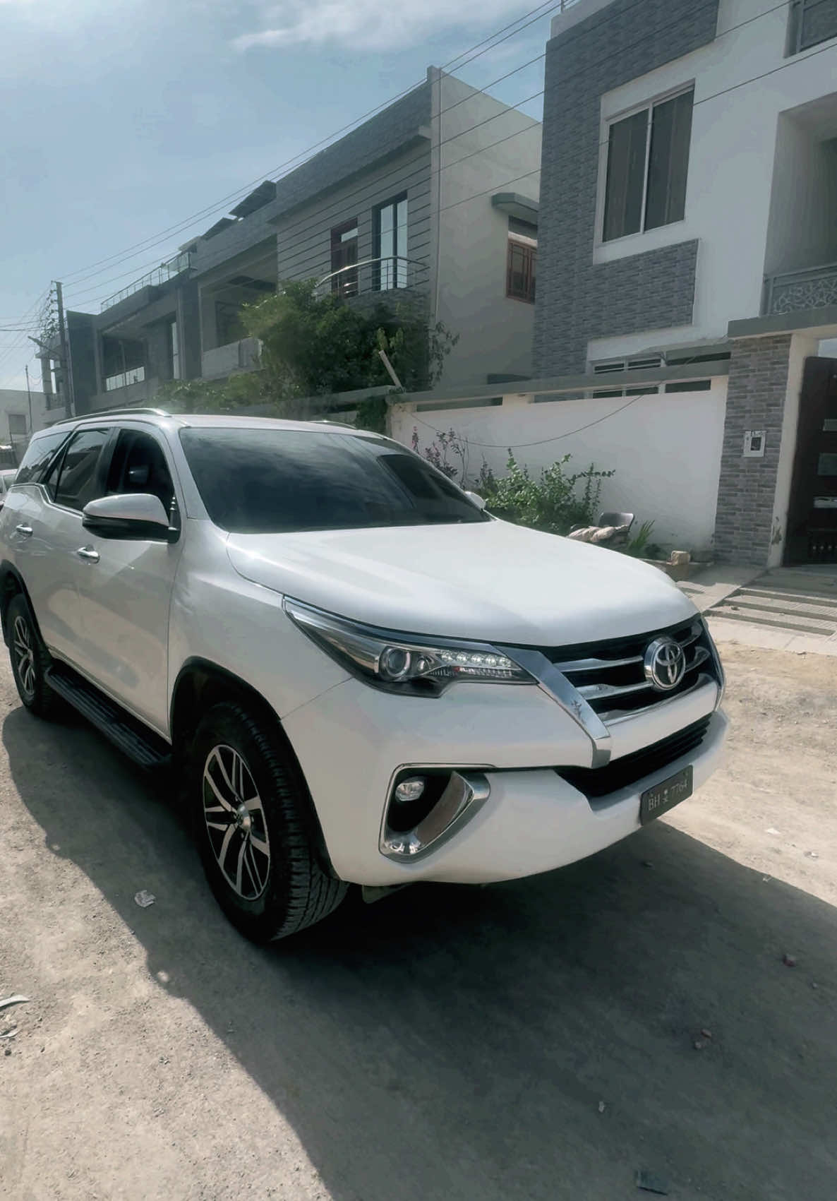 Fortuner🌪️#humtransportservices #fyppppppppppppppppppppppp #foryoupage @Sᴀʟᴍᴀɴ Sʜᴀʜ🖤 