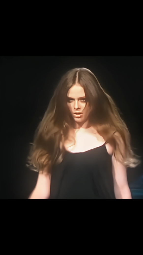 #michaelakocianova #cocorocha for #versace ss 08 #michaelakocianova #cocorocha #model #topmodel #catwalk #horsewalk #Runway #runwaywalk #fashion #fashionshow #highfashion #2000s #fyp 