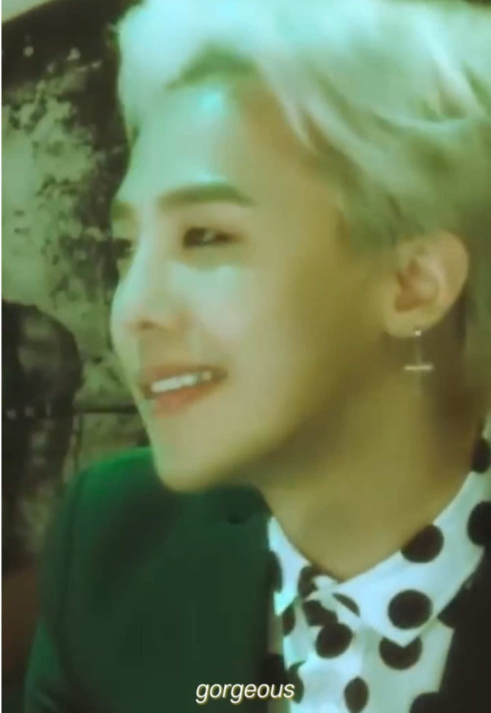 G-Dragon năm 25 tuổi (2013) ❤️ Ngắm bộ Grillz hợp với ảnh chưa kìa, ảnh cười một cái tui xỉu cái đùng 🫠 #KwonJiyong #GD #fyp #GDstyle #GDragon2013 #hairstyle#hair #jiyongkwon #kingofkpop #idol #gtop #idolface #BigBang #viralvideo 