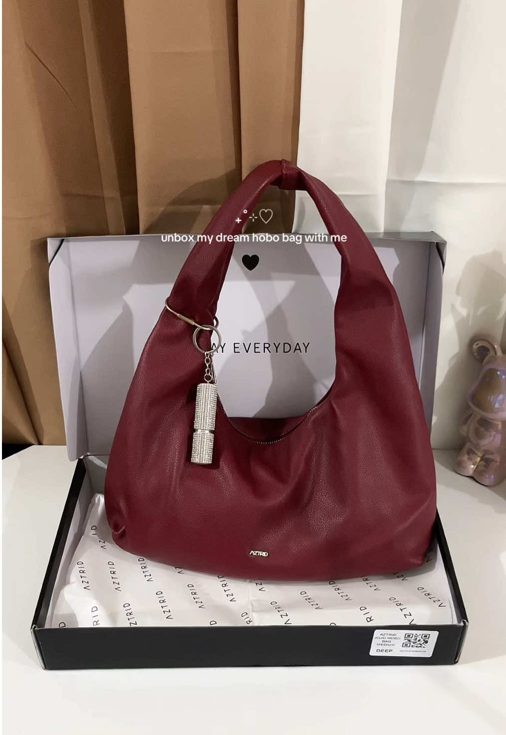 ₊˚⊹♡ unbox my dream hobo bag with me!!!! 🥹❤️‍🔥 color: deep burgundy in size medium #aztridhobobag #hobobag #everydaybag #bagrecommendation #leatherbag @AZTRID ₊˚⊹♡ #unboxing #unboxwithme 
