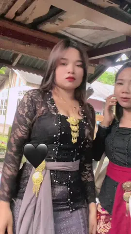 Ngapain sih mba?