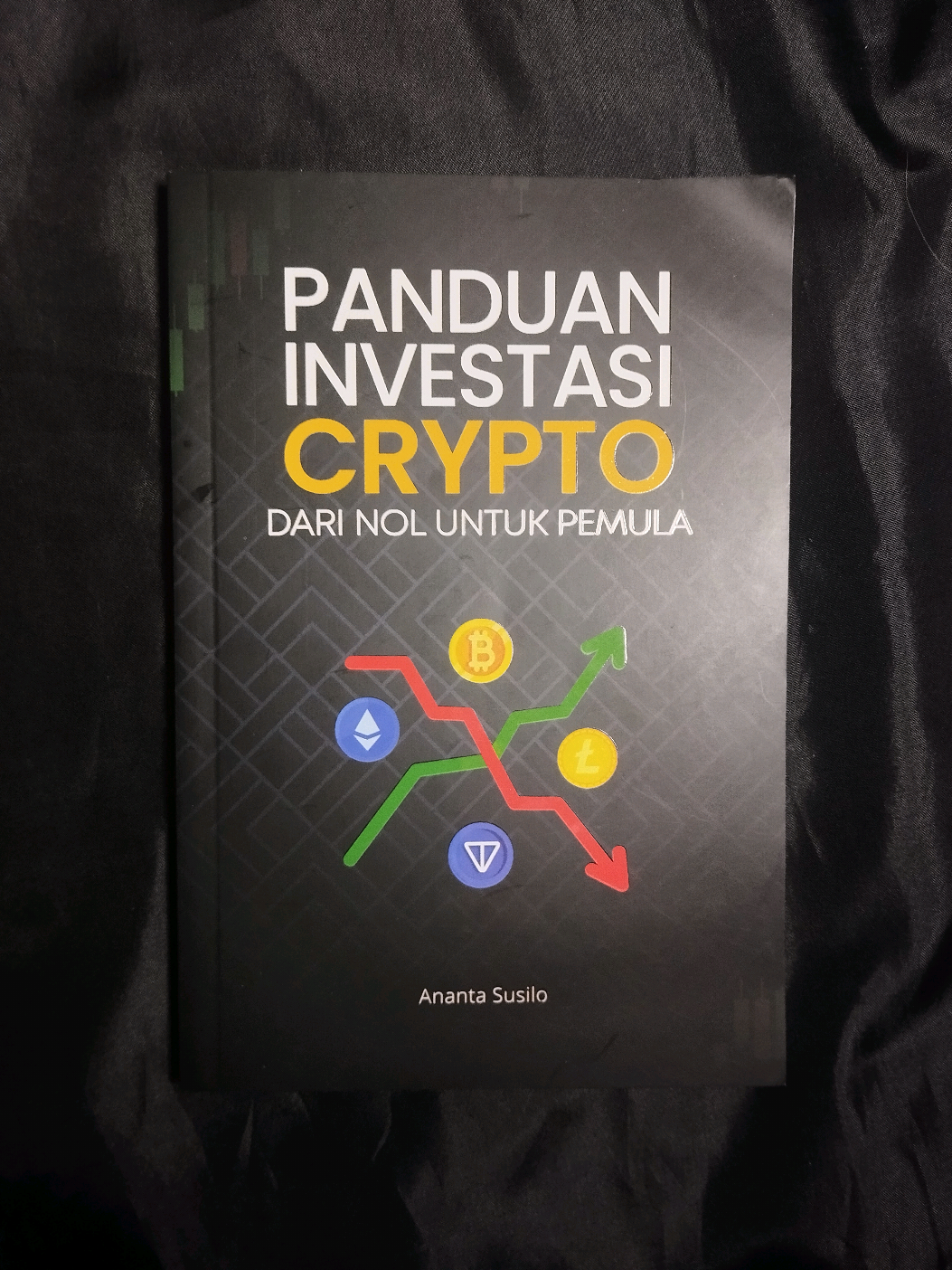 Buku Ini Rekomended Banget Buat Para Pemula Yang Pengen Belajar Crypto Dari Nol Cuy 🔥 #belajarcryptountukpemula #timothyronald #tutorialcrypto #cryptopemula #bukucryptopemula #bukucrypto #investasicrypto 