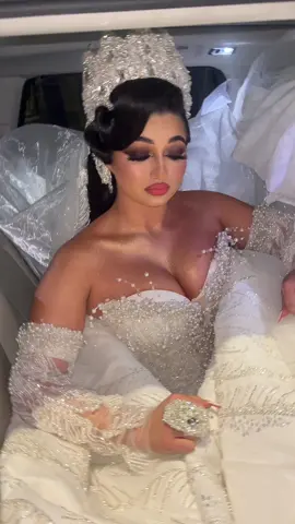 No se aguanta esta belleza😍 #novia #gitana #boda  #parati #vestidos 