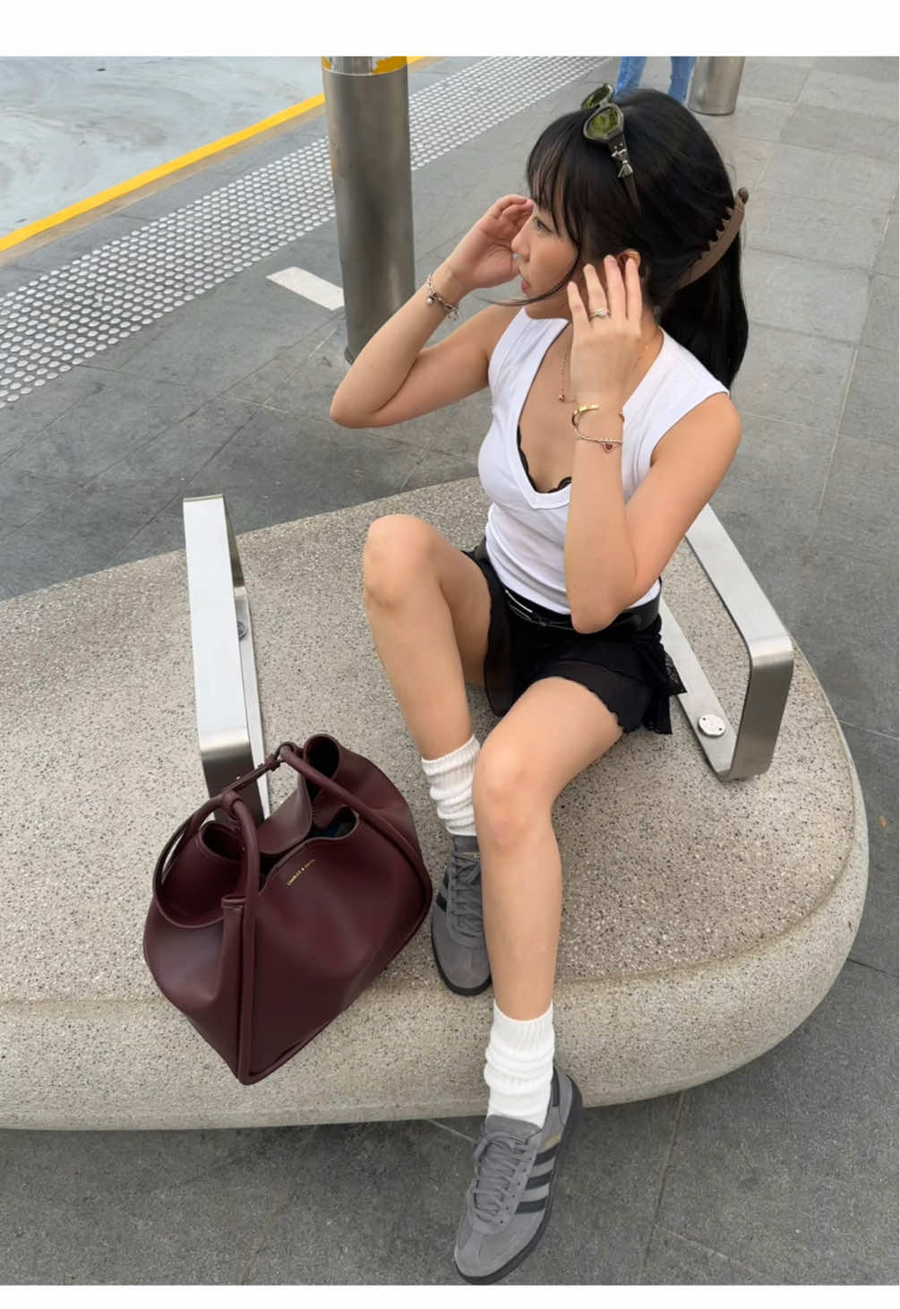 My new fav tote bag from @CHARLESKEITHOFFICIAL @CHARLES & KEITH SINGAPORE 🍷♥️ Lyla tubular tote bag in Mulberry plum. This bag fits ALOT and so lightweight! Perfect for work, school & travel! #outfitinspo #travelbag #workbag  #charlesandkeith #charlesandkeithcommunity #imwithcharleskeith 