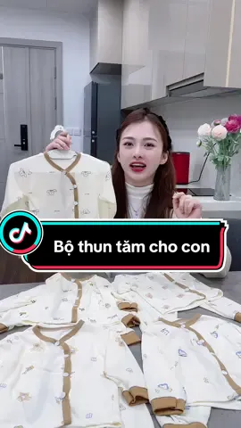 Bộ này con mặc được cả mùa đông mùa hè luôn các mẹ ạ , tính ra có 30k/bộ thôi mà chất mềm đẹp lắm lun 🥰 #conlamiaday 