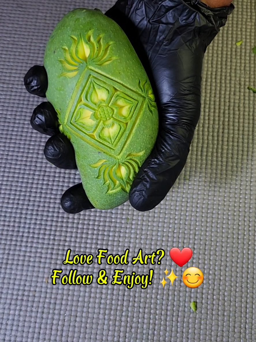 Beautiful fruit carving 🥭😮✨| Mango Carving Art #foodart #DIYCarving #FruitCarving #EdibleArt #foryou #FoodLover #foryou 