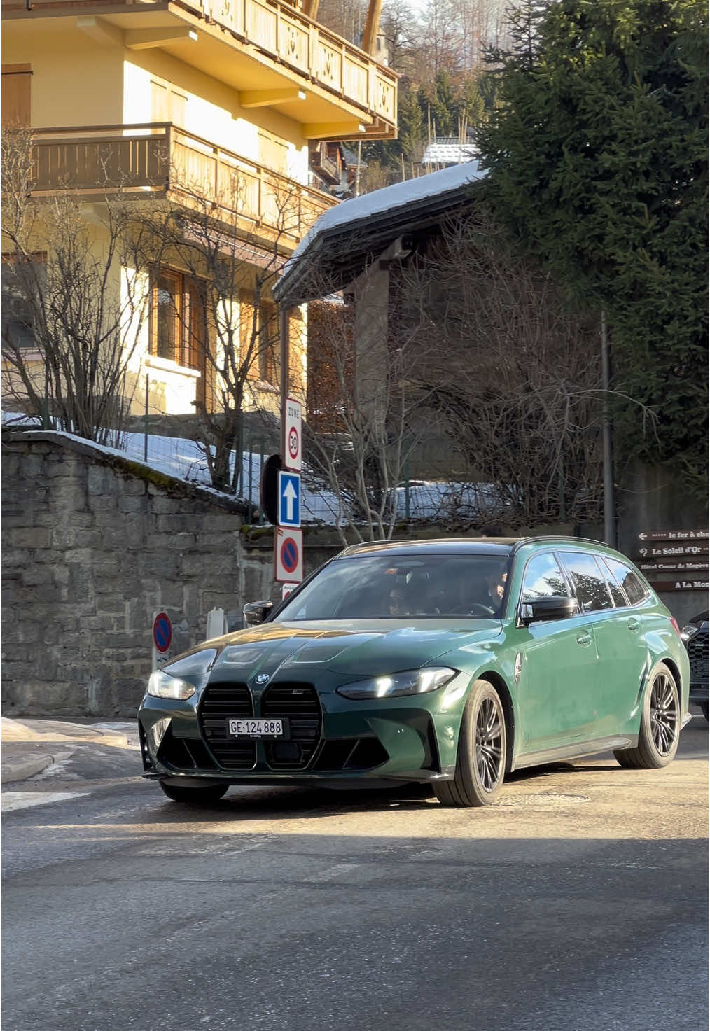 M3 Touring 💚 @caro #bmw #bmwm3 #bmwm3competition #bmwm3touring #m3 #m3touring #supercar #luxurycars #megeve #megevecar #luxurylife #luxury 