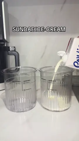 Résultat demain ☺️ Recette :  250 ml de lait entier  180 ml de lait concentré sucré  200 ml de crème liquide 30% Arôme vanille  Ça part pour minimum 12h00 au congélateur  Si cet appareil t’intéresse, -15% sur le site Ninjakitchen.fr : MARWACREAMI15 #recette #Recipe #ninjakitchen #ninjafoodi #CreamiMyWay #NinjaCreami #glacemaison #icecream #sundae #sundaeicecream #sundaeicecreamrecipe #recettesunday #sundamaison 