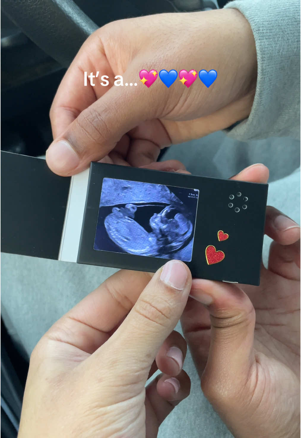 We’re so happy!!🥹💌 #heymemos #momtok #momtobe #giftforher #fyp #genderreveal 