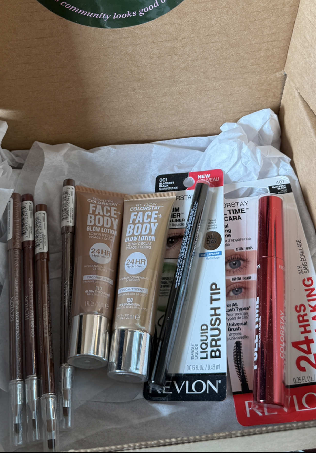 @Community X SEEN  @L’Oréal Paris #contentcreator #unboxing #latinxcontentcreator #makeup #gifted #whatigotinthemailtoday 