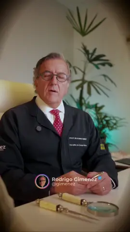 Choosing the right hospital makes all the difference in patient safety and experience. Our team performs surgeries at Hospital São Luís, in Campinas, and Hospital Israelita Albert Einstein, in São Paulo, both recognized for their excellent facilities and first-rate support. From the moment you are welcomed to recovery, every detail is thought out to ensure maximum comfort and safety. One example? All of our patients are operated on with a mattress and thermal blanket, avoiding discomfort such as intense cold in the post-operative period. Unexpected situations can happen, but these hospitals are as well prepared to avoid them as possible. After all, your safety always comes first. Learn more about our work and the differences in our care. #plasticsurgery #surgicalsafety #hospitalofexcellence #drrodrigogimenez 