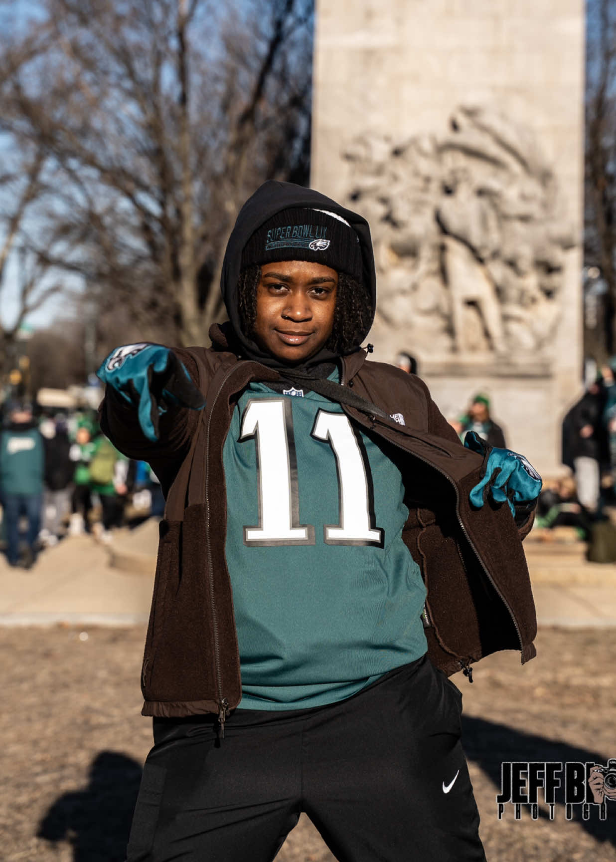 Spreading wings and positivity on the streets of Philly💚❤️…  #jeffblountphotography 