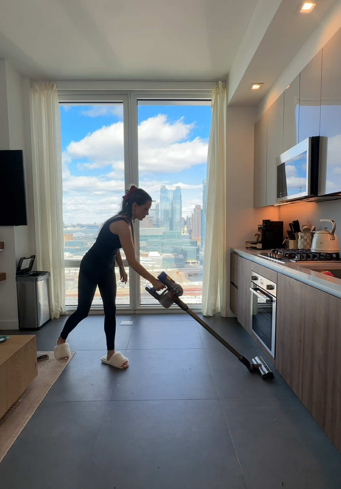 Probably the dirtiest you guys have ever seen my place 😂 was SOOOO needed #cleaning #cleaningmotivation #cleaningtiktok  