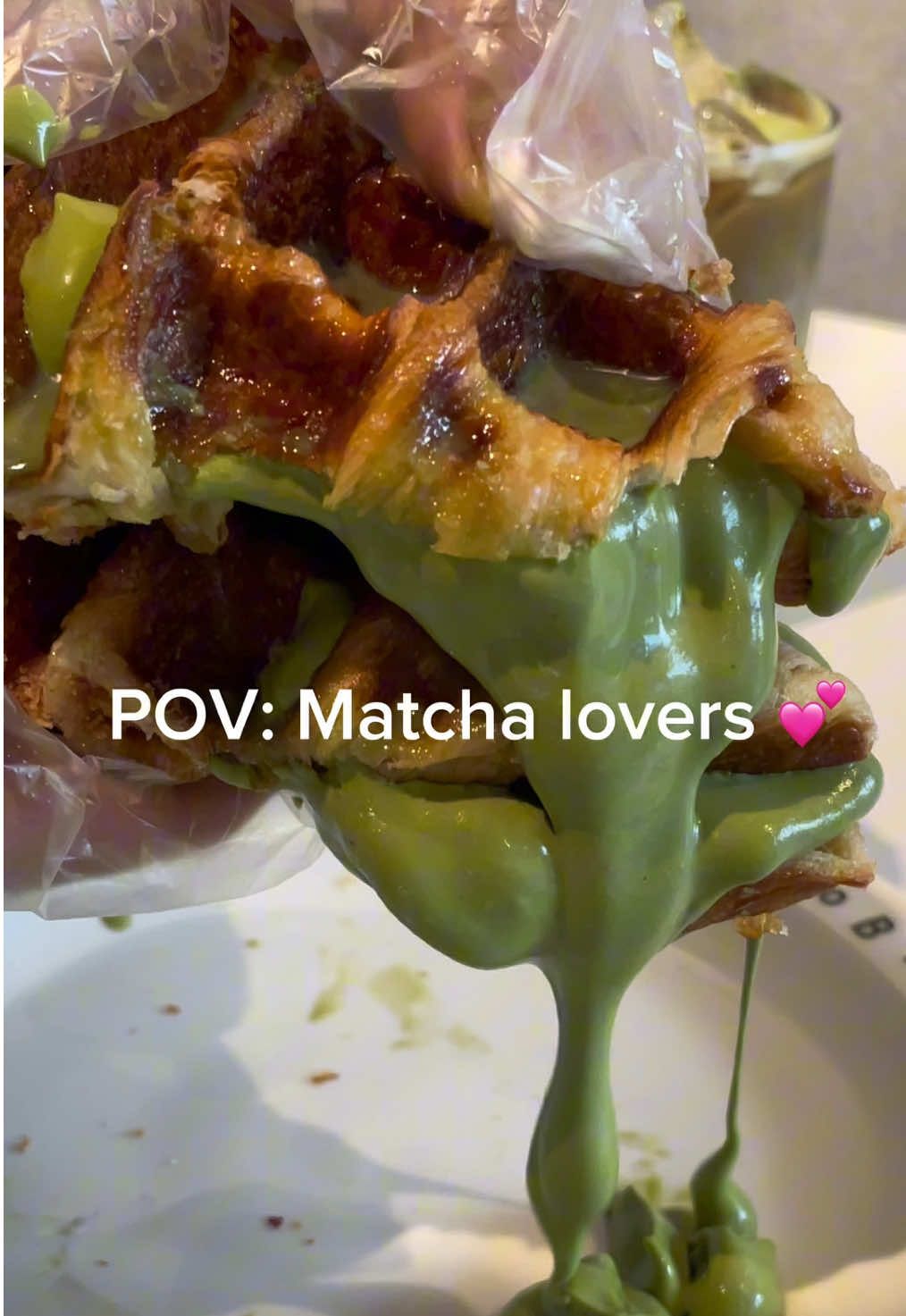 For matcha lovers😍 And the matcha cream croffle taste soooo goood!! #bayarea #baking #matcha #matchalatte #crossaint #croffle #cream #fantybakie #foodtiktok #dessert #sweet 