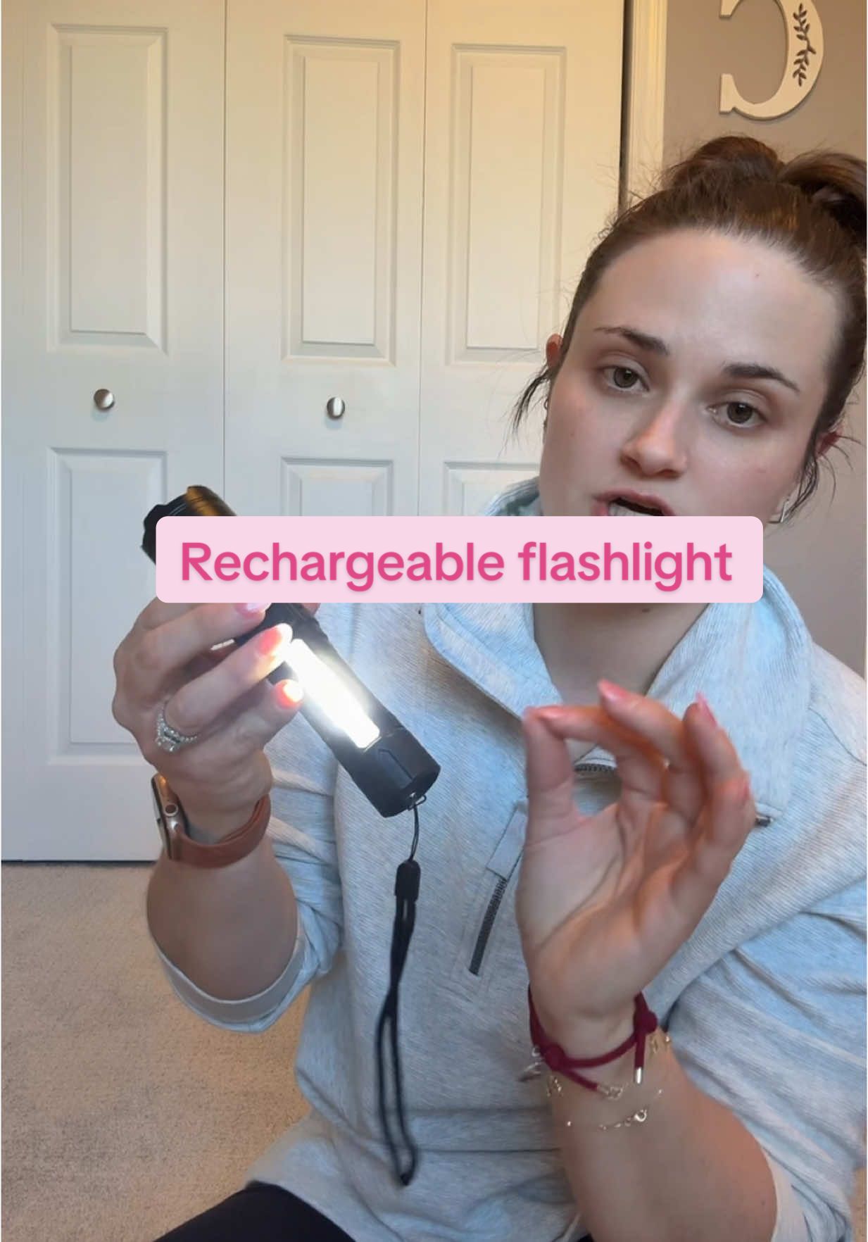 This rechargeable flashlight needs to be in everyone’s homes and cars! Grab the rechargeable flashlight and have a piece of mind in an emergency situation. Never get stuck in the dark, make sure you have a flashlight!! #rechargeableflashlight #flashlights #flashlight #usbflashlight 