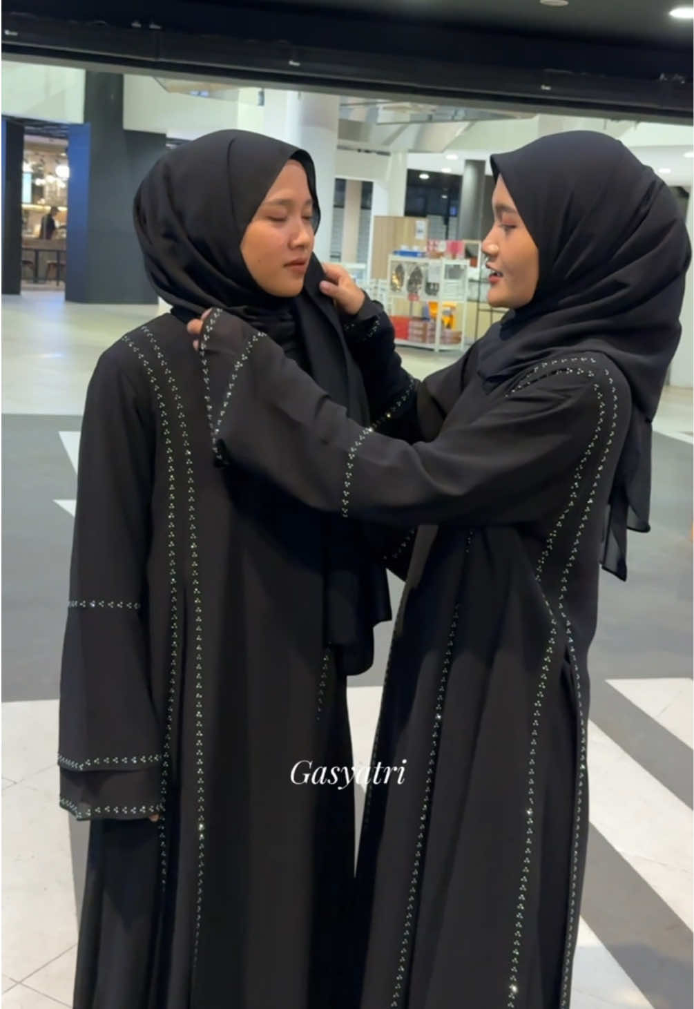 Zavieer abaya emec