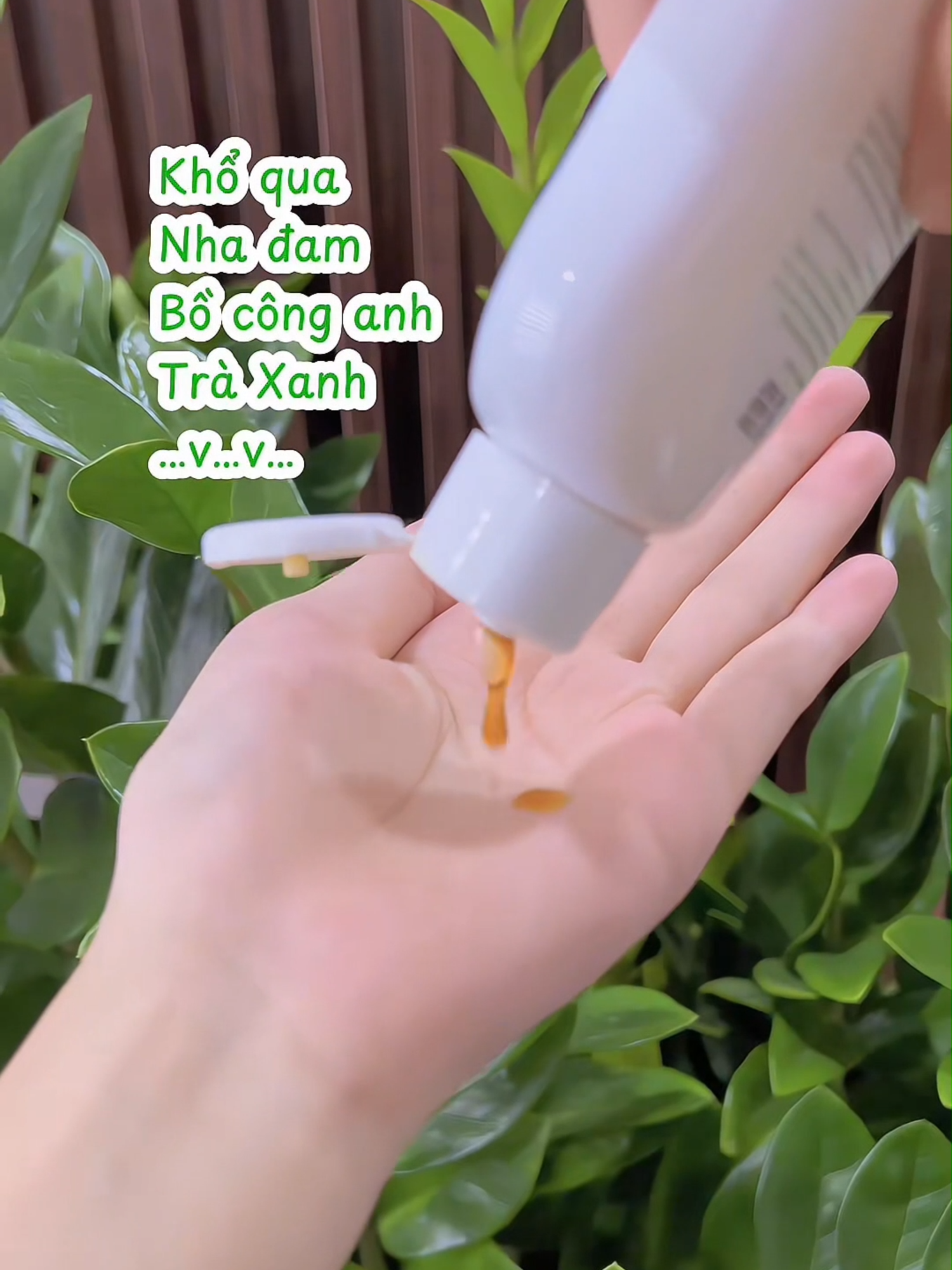 Mùa hè chuẩn bị tới rồi các mẹ đã biết dùng loại nước tắm nào cho bé nhà mình chưa #nuoctam #nuoctamkutieskin#mevabe