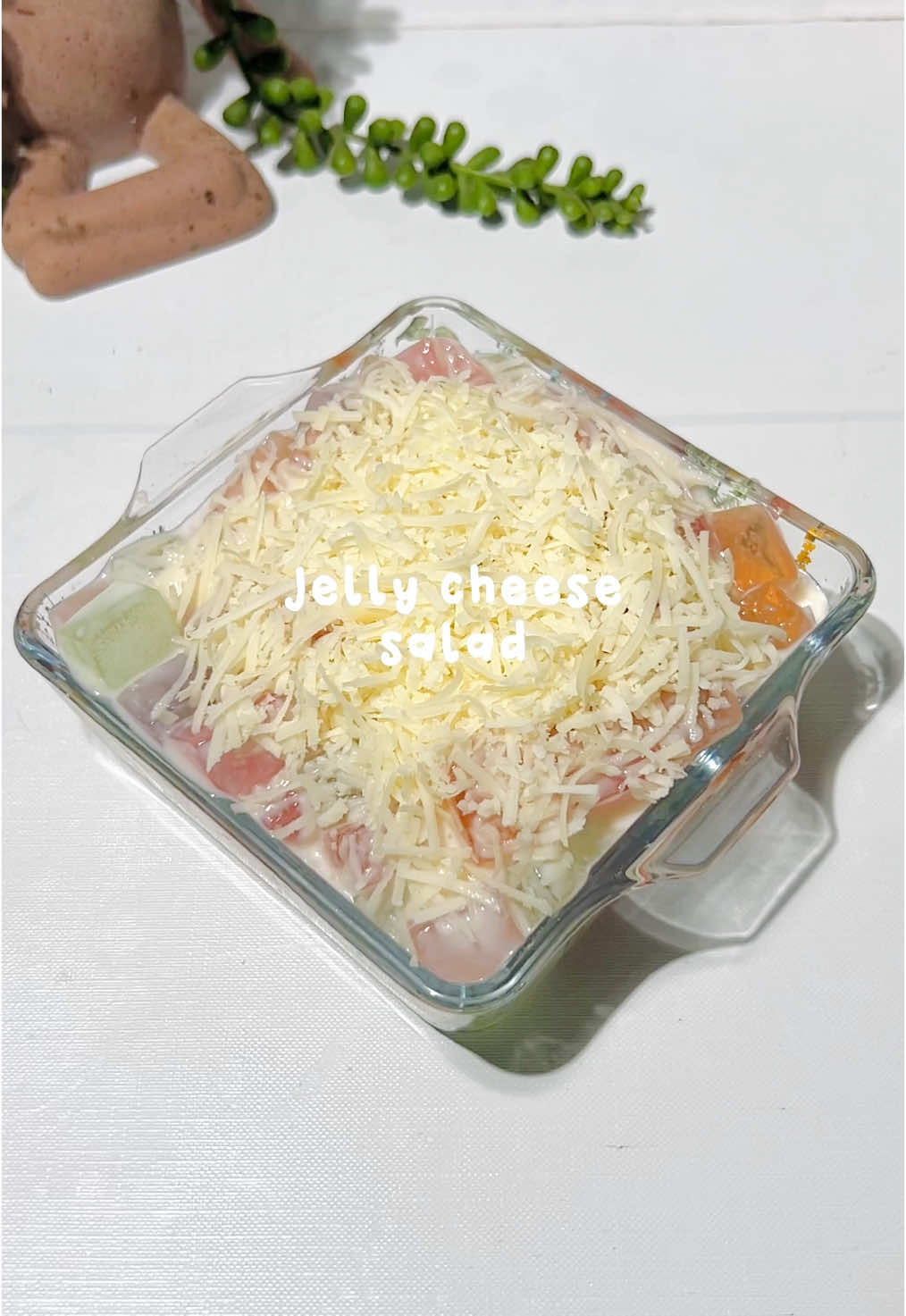 ✨Jelly Cheese Salad✨ Haii haii! Karena sebentar lagi udah mau ramadhan, aku mau share ide takjil yang super creamy dan segerrr! Buat pecinta jelly cocok banget nih🤩 Bebas mau pake jelly rasa apa aja yaa, bisa juga ikut yang divideo🤤 ohyaa untuk saus saladnya sengaja aku ga mau masukin terlalu banyak mayonaise, aku suka yang dominan yoghurt nya🫶🏻 Resepnya: - Jelly mangga - Jelly anggur - Jelly melon - Jelly strawberry Saus salad: - 120 gr yoghurt plain - 1 sdm mayonais - 1 sdm SKM #jellycheesesalad #dessertsimple #idetakjil 