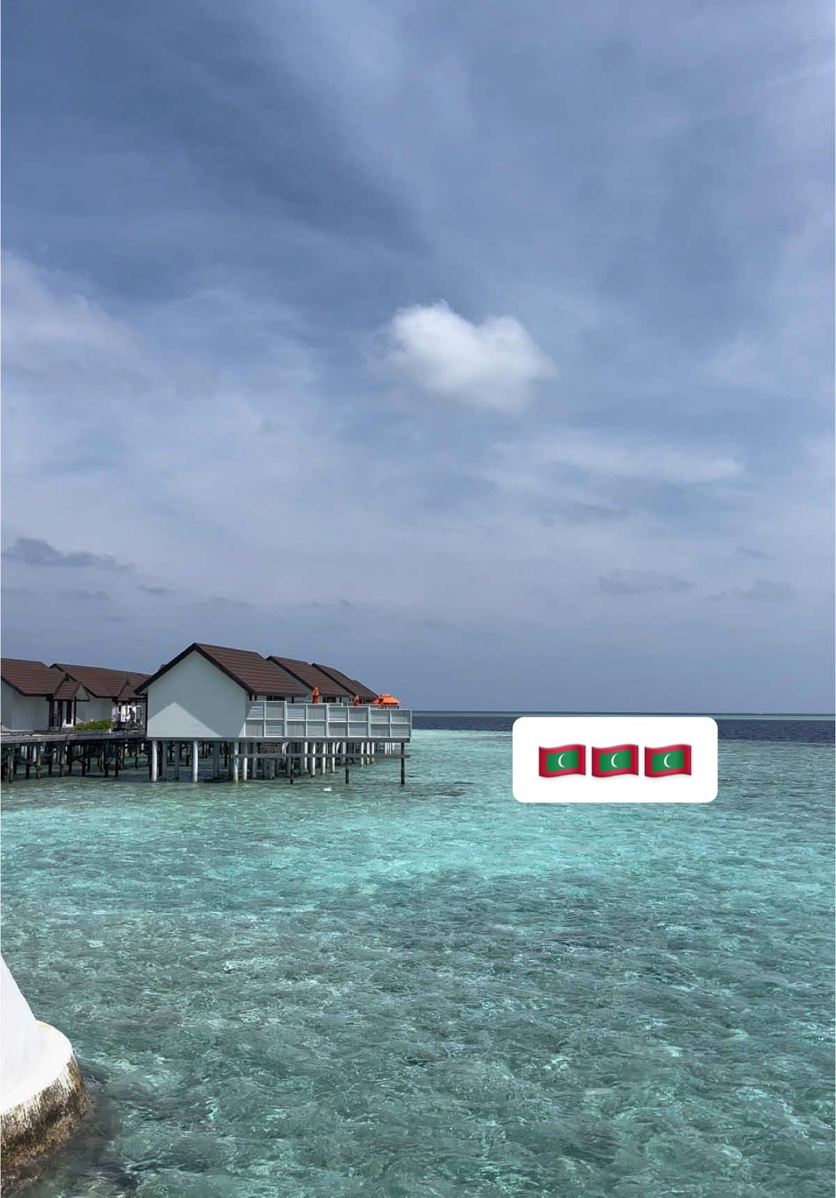 This is Maldives🇲🇻🥰 #maldives #viraltiktok #famoussong #hindisong #viral_video #watervila #maldiveresort 