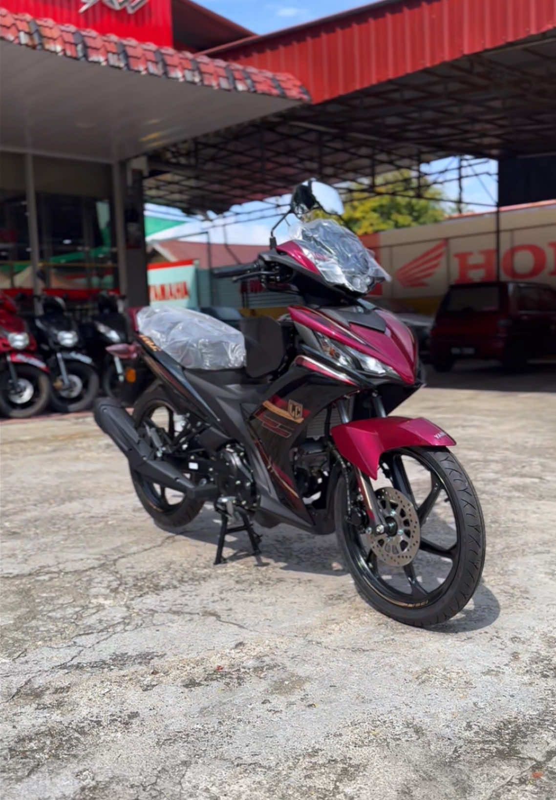 LCV8 SE RED TITAN DAH MENDARAT GAIS ❤️‍🔥 Berminat ⁉️Tekan Je ⬆️Apply Now ⬆️Nanti kami chat korang okey💜 ✅Apply Loan Percuma ✅Delivery Motor Percuma ✅Free Gift bernilai tinggi ✅Customer Service yang Responsive ❌Tiada Caj tersembunyi  ❌Service Charge    #motorkapcai #reviewmotor #tipscarimotor #motormurah #applynow #belimotoronline   #trending #fyph #hwaloong #lcv8 #v8 #v8se #lcmalaysia #v8malayasia🇲🇾 