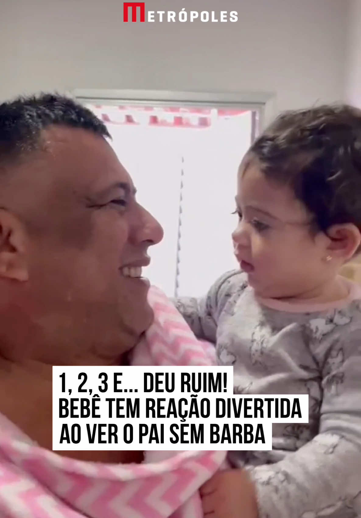 👶😂 As expressões dos #bebês são sempre muito honestas. Foi por isso que um pai, que decidiu se desfazer da #barba que cultivava há um tempo, quis registrar o momento de surpreender a filha com o rosto descoberto. No início, a brincadeira parecia divertida, mas a bebezinha fofa não curtiu nada o resultado final e divertiu os pais com a reação. #EntretêNews 📹 @magdacamurcaa_ (ig) | @myhoodbr