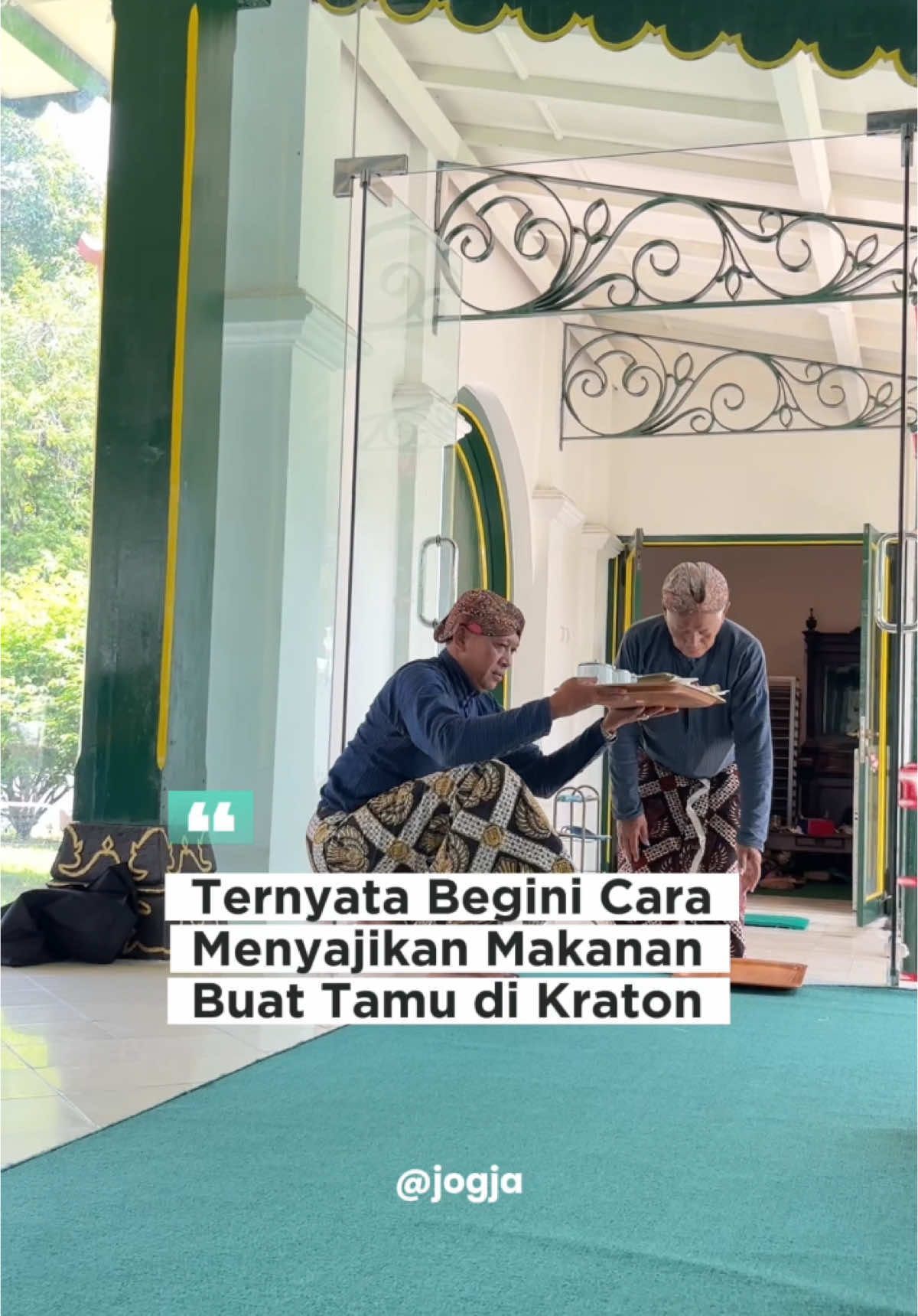 Ternyata begini proses penyajian hidangan untuk tamu di Kraton Jogja. Video by ngadimin @_jogja #jogja #kratonjogja