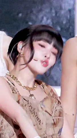 CHUNG HA - 'STRESS' Facecam Stage Mix (교차편집) #CHUNGHA #STRESS #Facecam #StageMix #교차편집 #KPOP0 #haart #kpopstage CHUNG HA - 