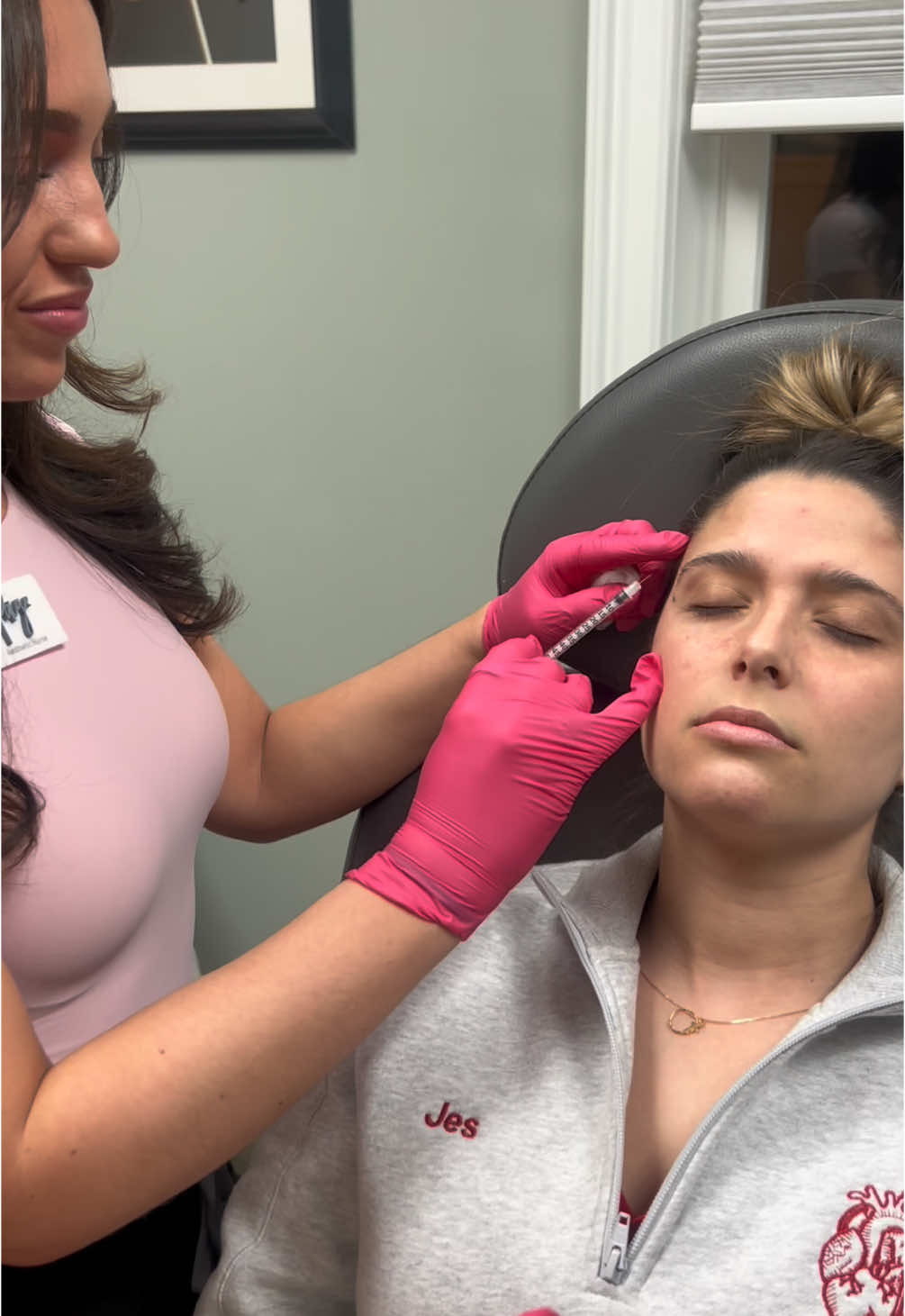 Peek at my double nursing life 🫣🤩 #botox #dysport #medspa #nurseinjector #medsurg #nurse #nurselife 