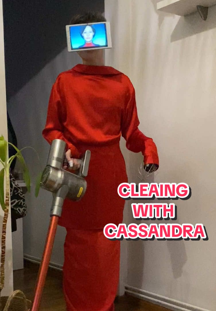 #cassandra #netflixcassandra #robot #gutenmorgen 