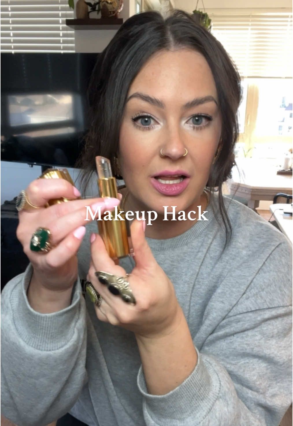 The best lipstick in makeup hack! #makeuphacks #makeup #makeuptutorial #makeuptips #makeuptricks 