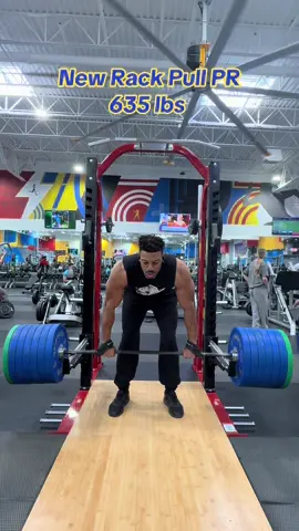 New Rack Pull PR…655lbs. I’m HIM #lockedin #rocksdiscountvitamins #beastmode #thejourney #grindseason #bulkingszn #gymvlog🤌🏼 #gymvlog #gymvlogs #rackpulls #rackpull 