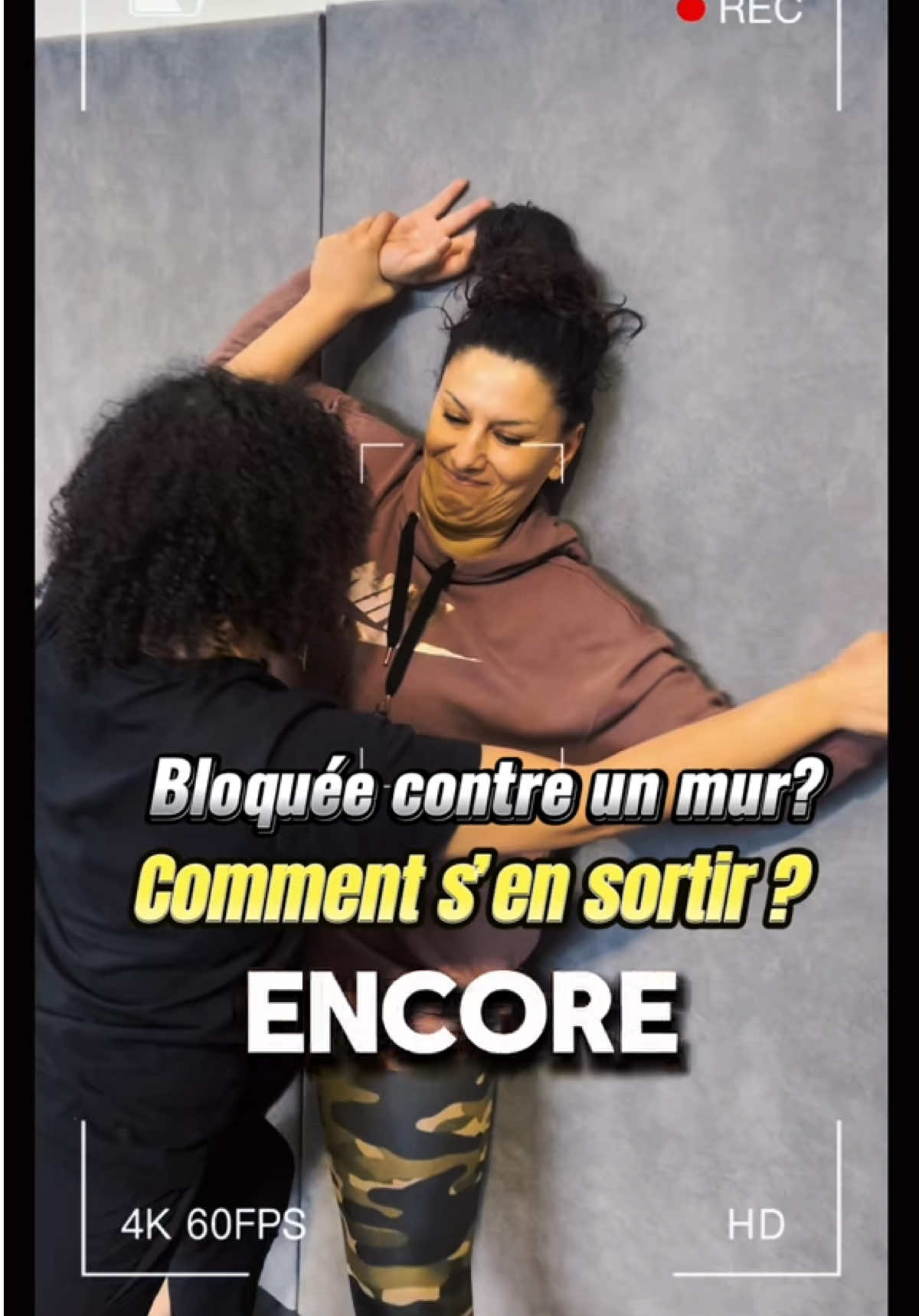 Technique du jour Beaucoup de femmes m’ont demander comment faire quand un homme vous bloque contre le mur. Je vous rappelle que frapper n’est pas la meilleure solution et que si vous voulez frapper quelqu’un il faut être dans une posture où il ne pourra pas bloquer ou riposter et surtout pas à moyenne distance. #djiheneacademyparis #fyp #devinelapersonne #mma #jjb #femmesoftiktok #apprendresurtiktok #selfdefense 