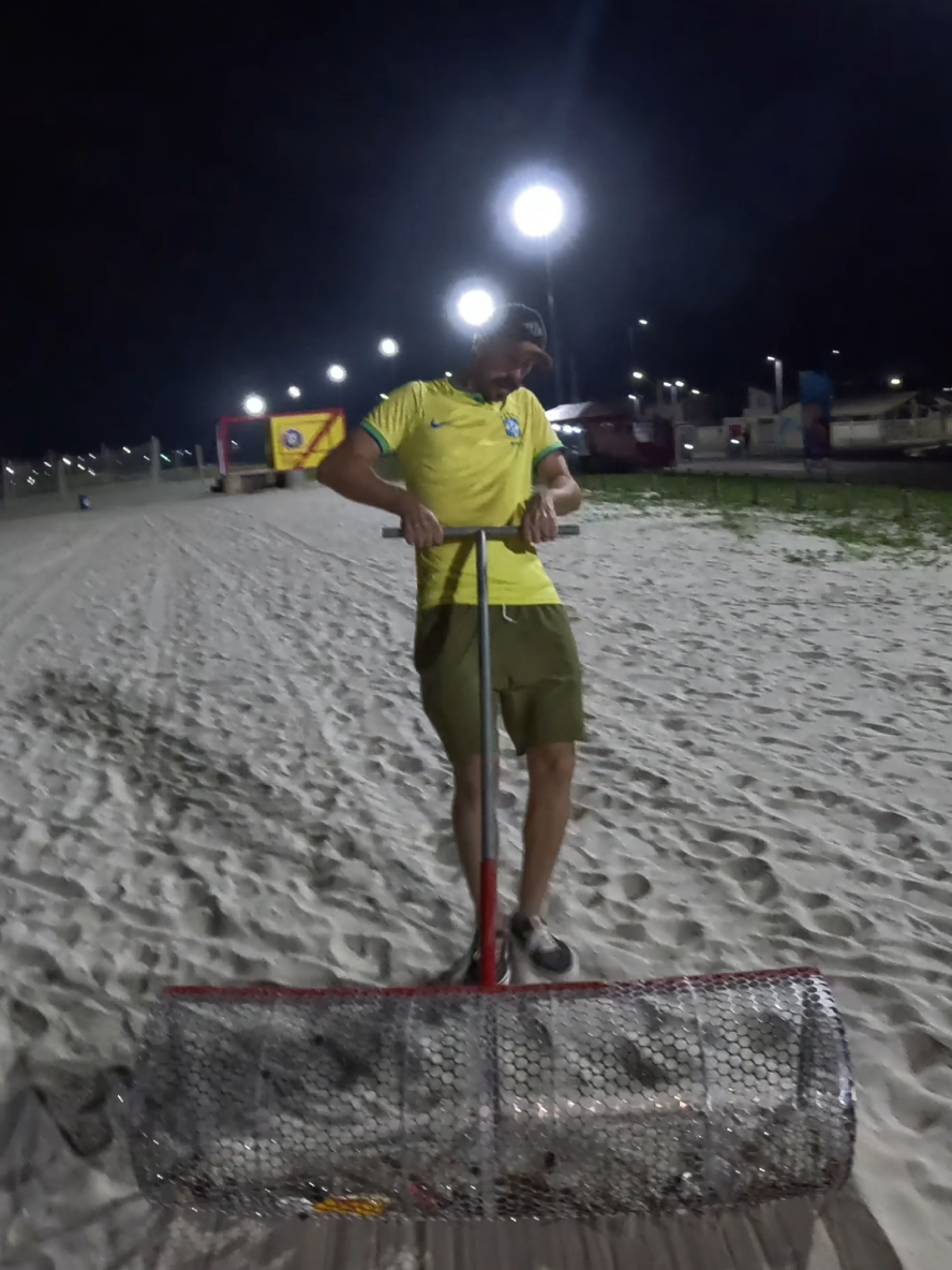 o que achei na praia a noite com a ecopeneira #ecopeneira #praia 