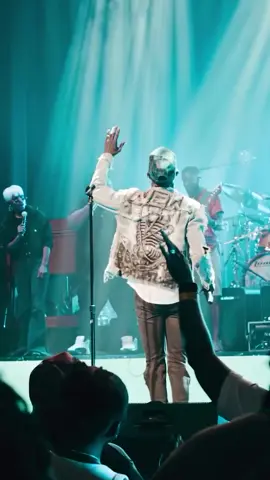 In the midst of the rain, in the midst of the pain, STILL praise Him! Take a moment today to remember His goodness and mercy that never fail. Worship Him, even through the storm! 🙌🏿🕊️ #tyetribbett #tyetribbettmusic #gospel #praise 