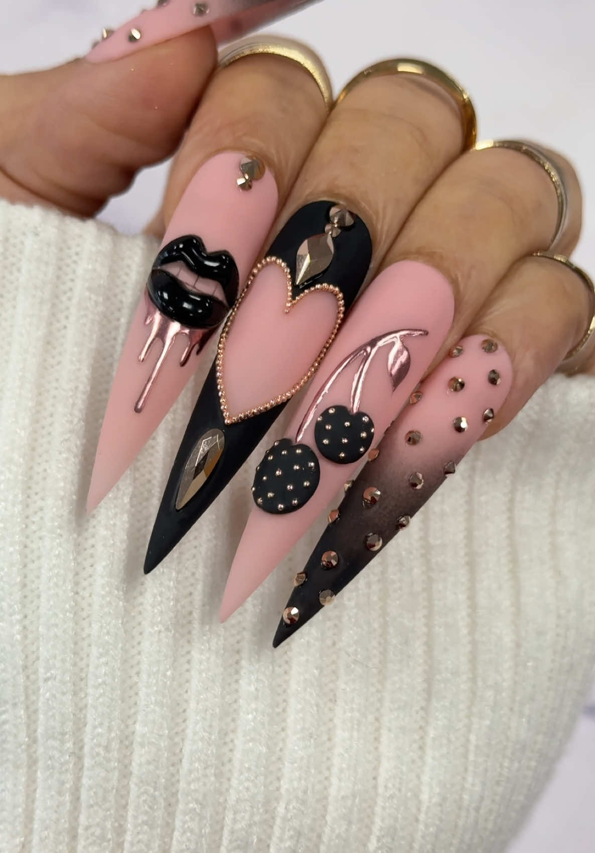 Black Cherry - using special nail art products at 👉𝐰𝐰𝐰.𝐓𝐢𝐧𝐨𝐕𝐨.𝐬𝐡𝐨𝐩🛍️ 🔥 • 𝐏𝐑𝐎𝐃𝐔𝐂𝐓𝐒 𝐈𝐍 𝐕𝐈𝐃𝐄𝐎 ⬇️ 𝙑𝙤.𝙏𝙞𝙣𝙤 𝙋𝙧𝙤𝙙𝙪𝙘𝙩𝙨 🎨Top Gel baby blush Nude 🎨Teflon Matte 🎨black Clay Doh  🎨One stroke Liner: Black 🎨black metal effect gel 🎨black 3D Gelly 🎨Clear Texture Gel 🎨Rose gold caviar beads 0.6mm, 0.8mm 🎨Rose gold solid chrome  🎨crystal Magic glue 🎨shine it! & matte it! Topcoat 🎨Jet black gel kolor 🎨Sheer black  🎨Ombre Sponge 🎨Art brush:  - 10mm liner - 7mm details - 5mm Blender  🛍️ SHOP AT 𝐖𝐖𝐖.𝐓𝐈𝐍𝐎𝐕𝐎.𝐒𝐇𝐎𝐏 #nailarttutorial #tinovo 