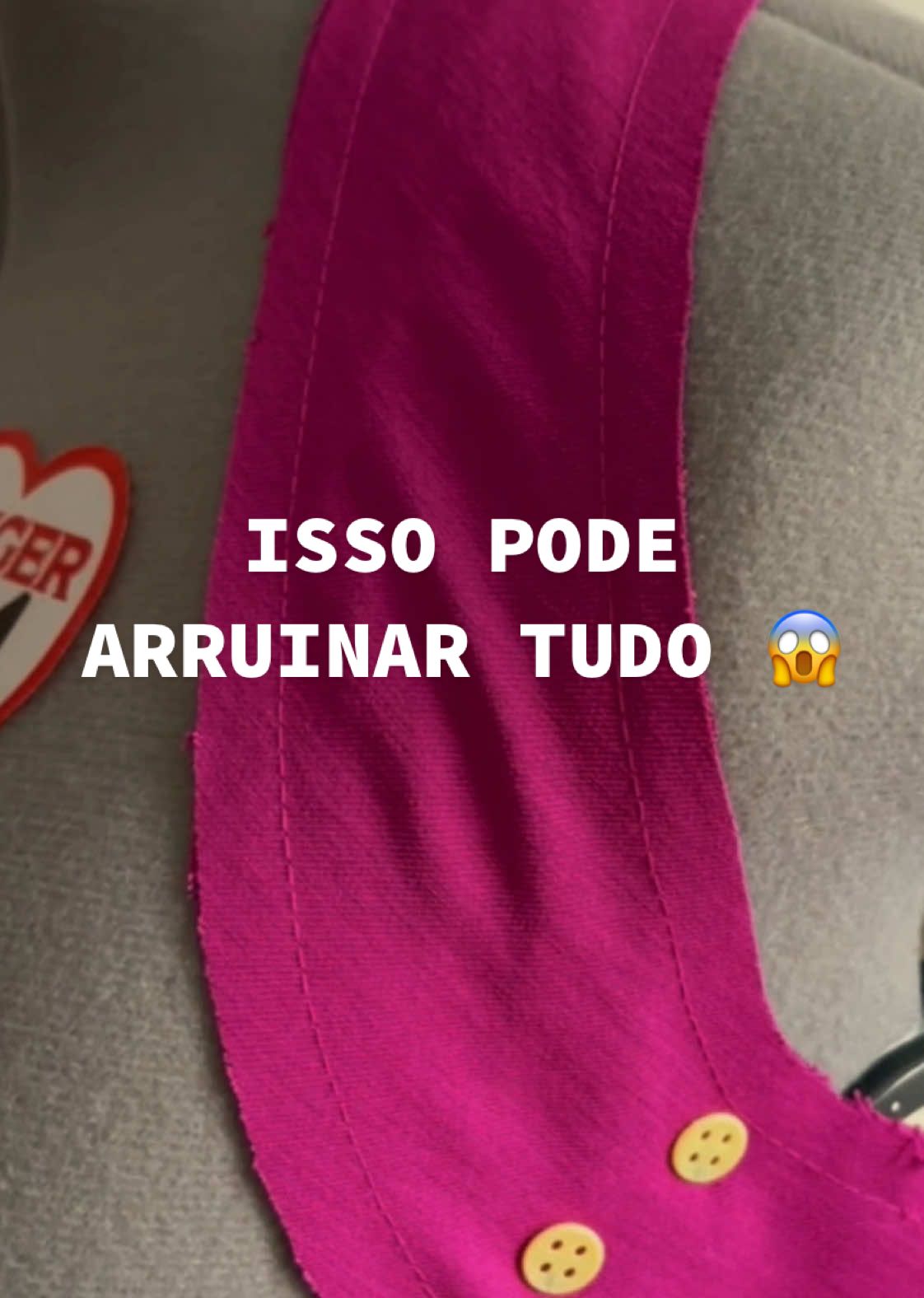 Aprenda a corrigir um erro comum de vestidos e salvar a peça! ✨👗 #FixThisMistake #SewingTips #fashionfix #DressMaking #SewingHacks #FashionFails #DIYFashion #SewingCommunity #SewingLife #FYP #fashiontips 