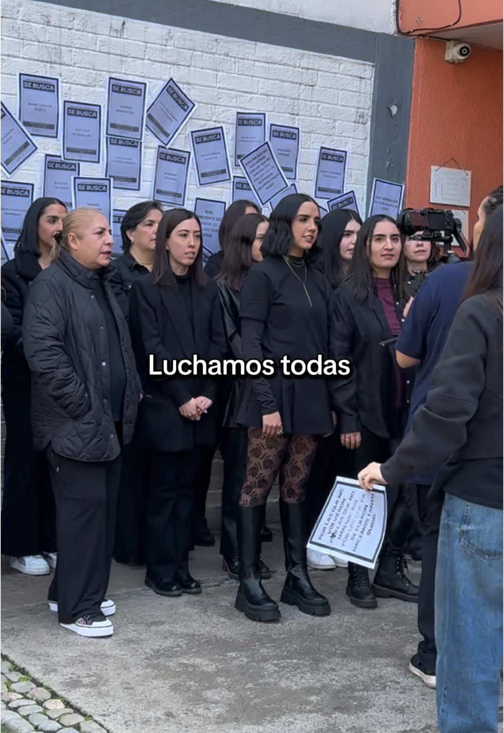 No estamos solas, luchamos todas y este es su himno 💜 #8m #himno #nuevamusica #fyp #mujeres #luchamostodas #noestassola #cantautora 