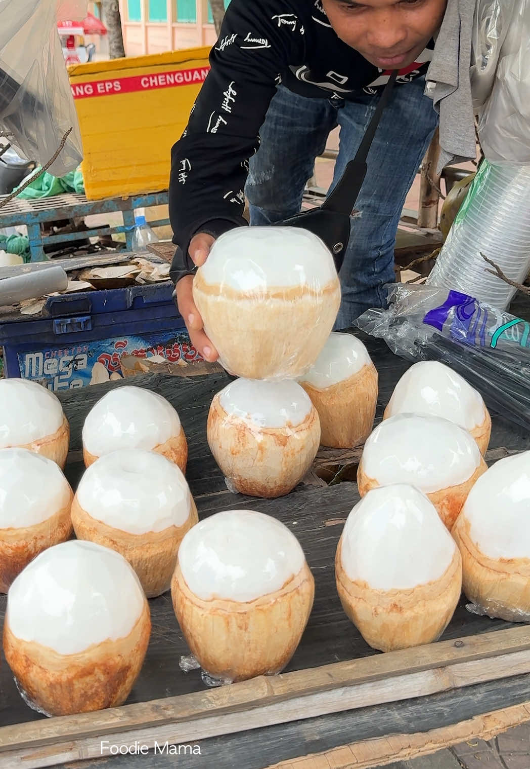 Cambodian Boy Making Coconut Balls - Fruit Cutting Skills - Cambodian Street Food Price : USD 1.2 Location : https://maps.app.goo.gl/tZd8iavamutG38U1A #streetfood #cambodia