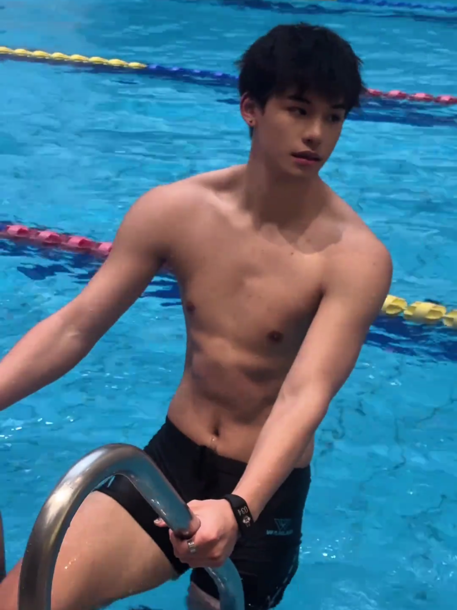 #boy #swimmingpool #chineseboy #ผู้ชายจีน #豌杂dunker