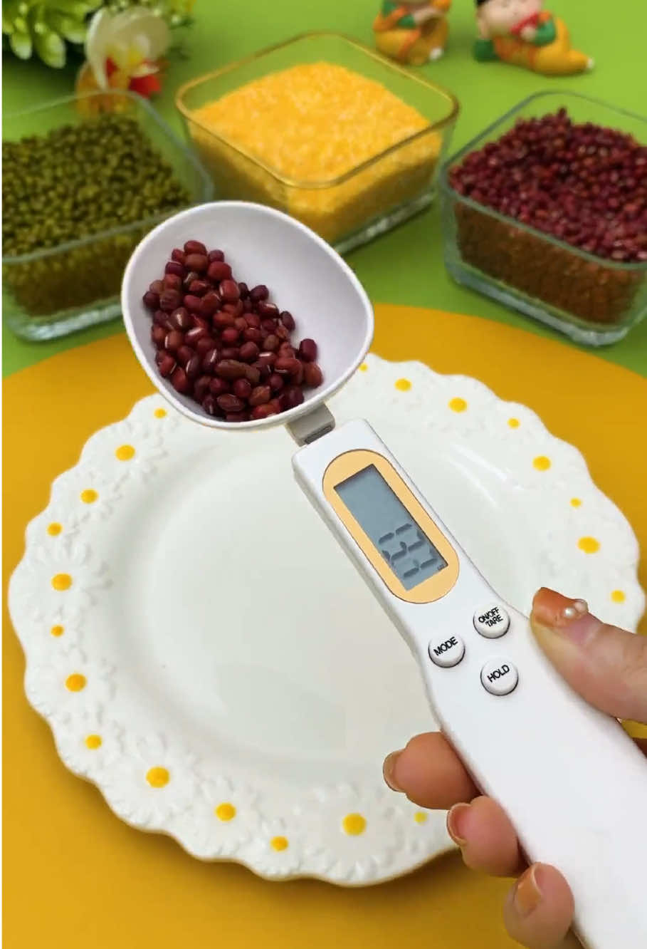 A must-have electronic measuring spoon for kitchen chefs. It will be very convenient whether you are cooking according to recipes or weighing seasonings #kitchen