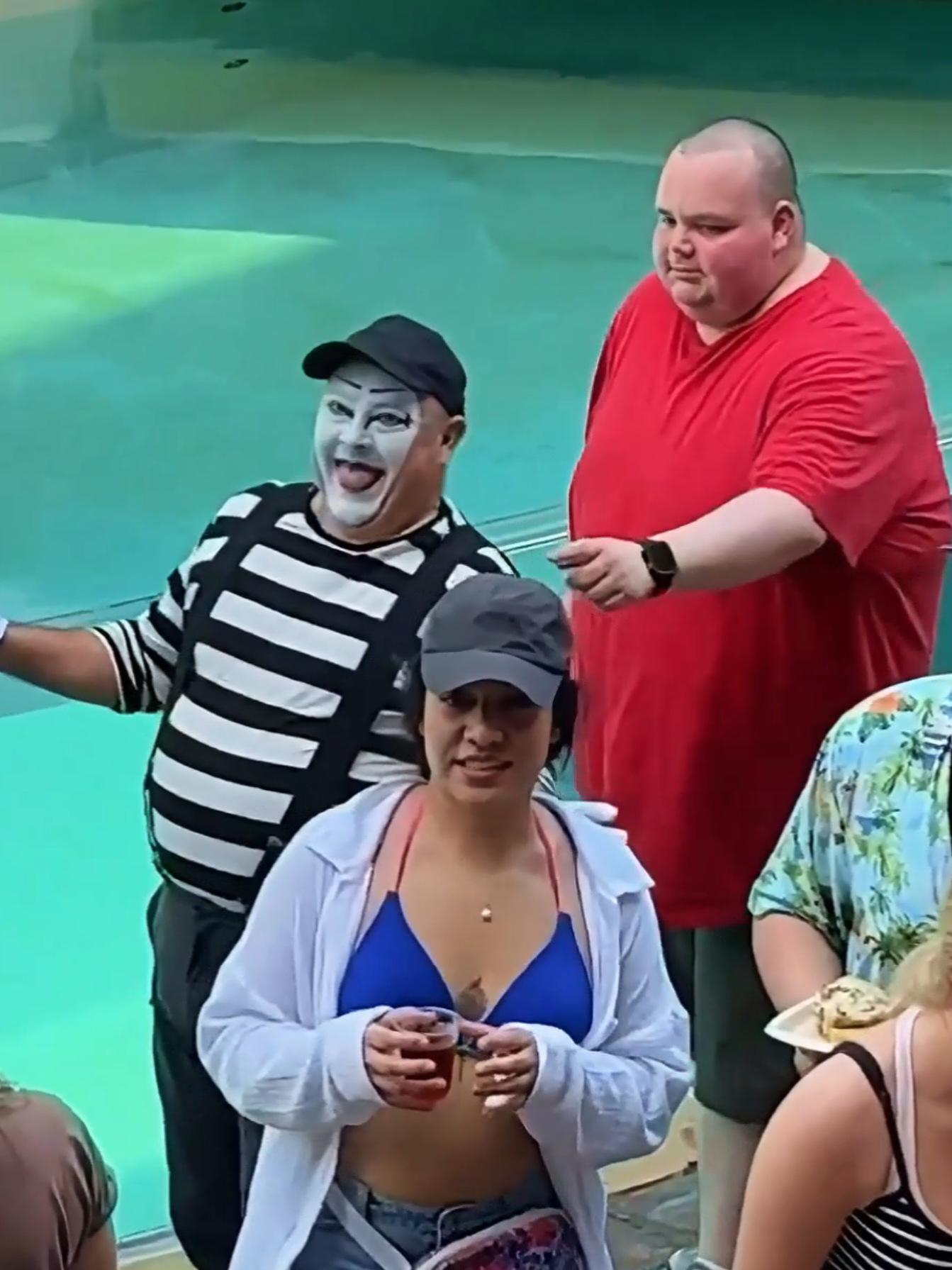 Soo Funny #bestoftom #hilarious #mime #tomthemime #tom #seaworldmime #tomtheseaworldmime #totanthemime #vairal #vairalvideo #funny #funnyvideos #fyp #foryou #foryoupage 