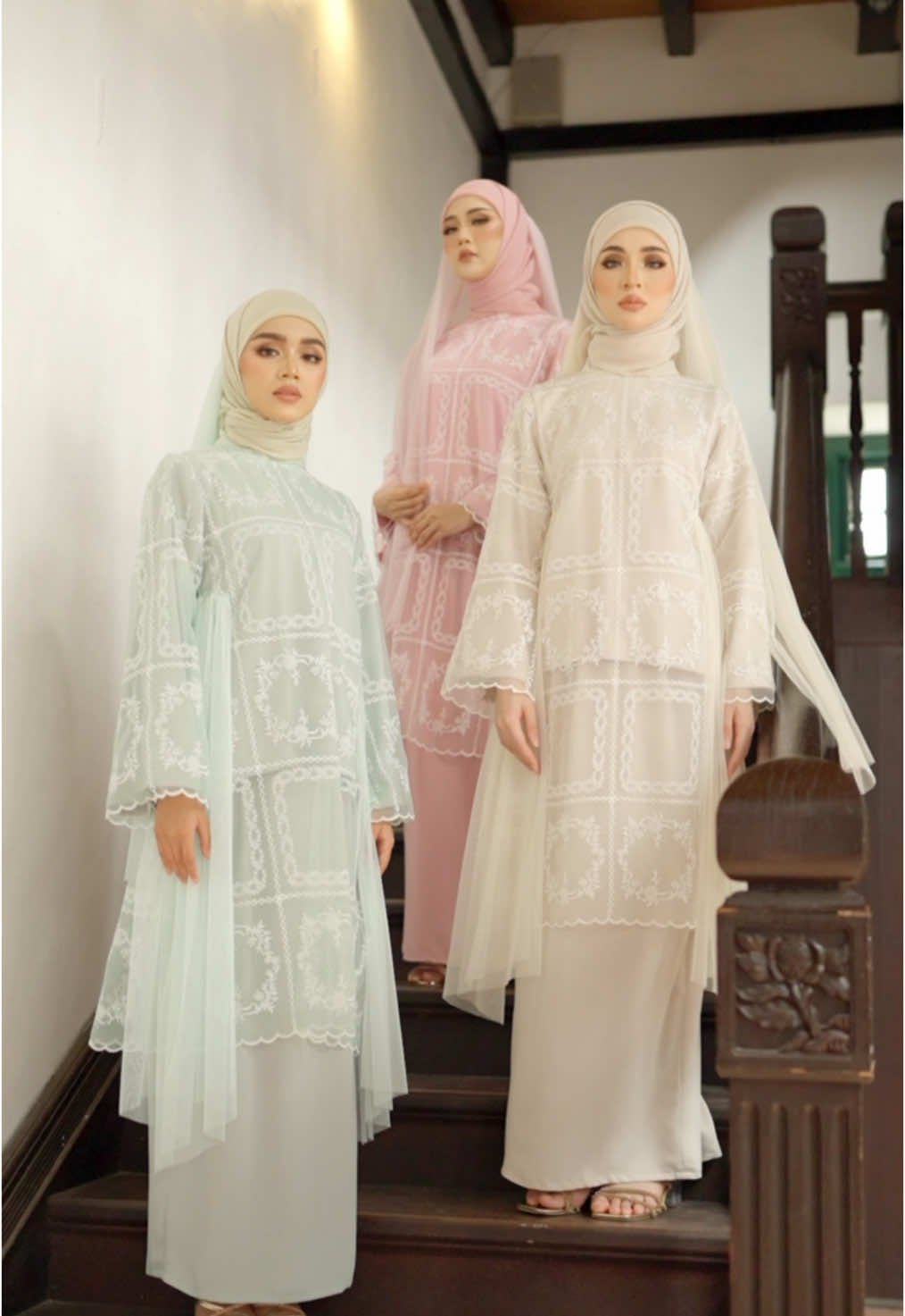 Rayakan setahun sekali je, mestilah kena pakai design yang paling letopss kan.. Nak yang lebih extra dan woww🤩 Ratu Kurung sesuai utk korang pakai time raya, memang extravaganza la korangg!!😍❤️