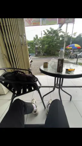 Ngopi o  #kopi #ngopisantuy #indomaret #fyp #ngopi 
