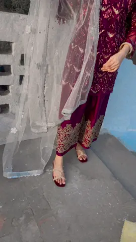 Apki kubri kasi lag rhi hen 🤣😍#Queenstar #unfreezemyacount #foreyoupage 