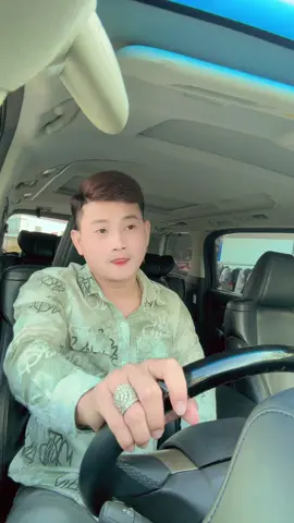 ជិះដំរីលេងនេងបង…🐘🐘🐘